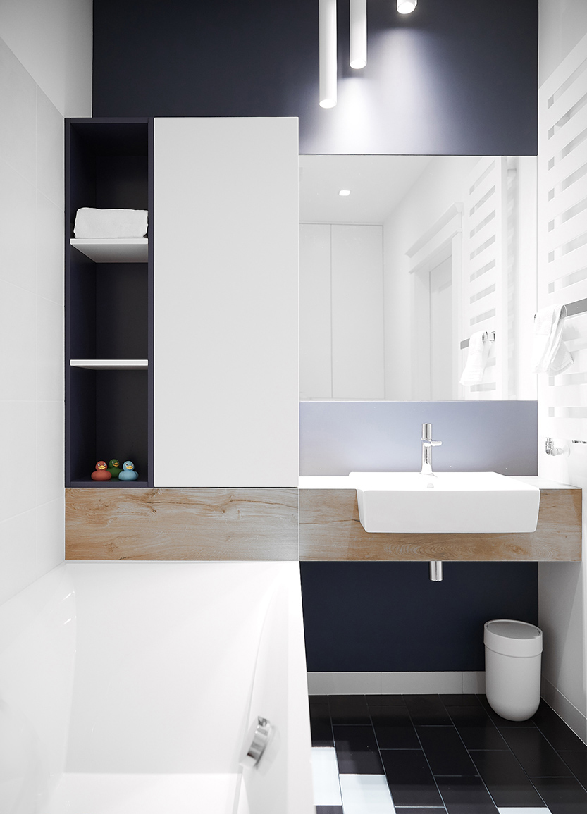 Meridian OVO architekt łazienka nowoczesna biała minimalistyczna łazienka mozaika kolory wody